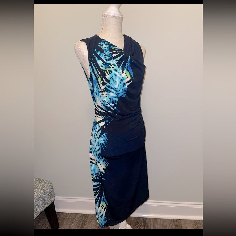 Beautiful knee length dress navy size S